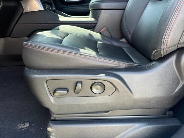 Used 2023 Chevrolet Tahoe RST w/ Luxury Package AWD/4WD image 15