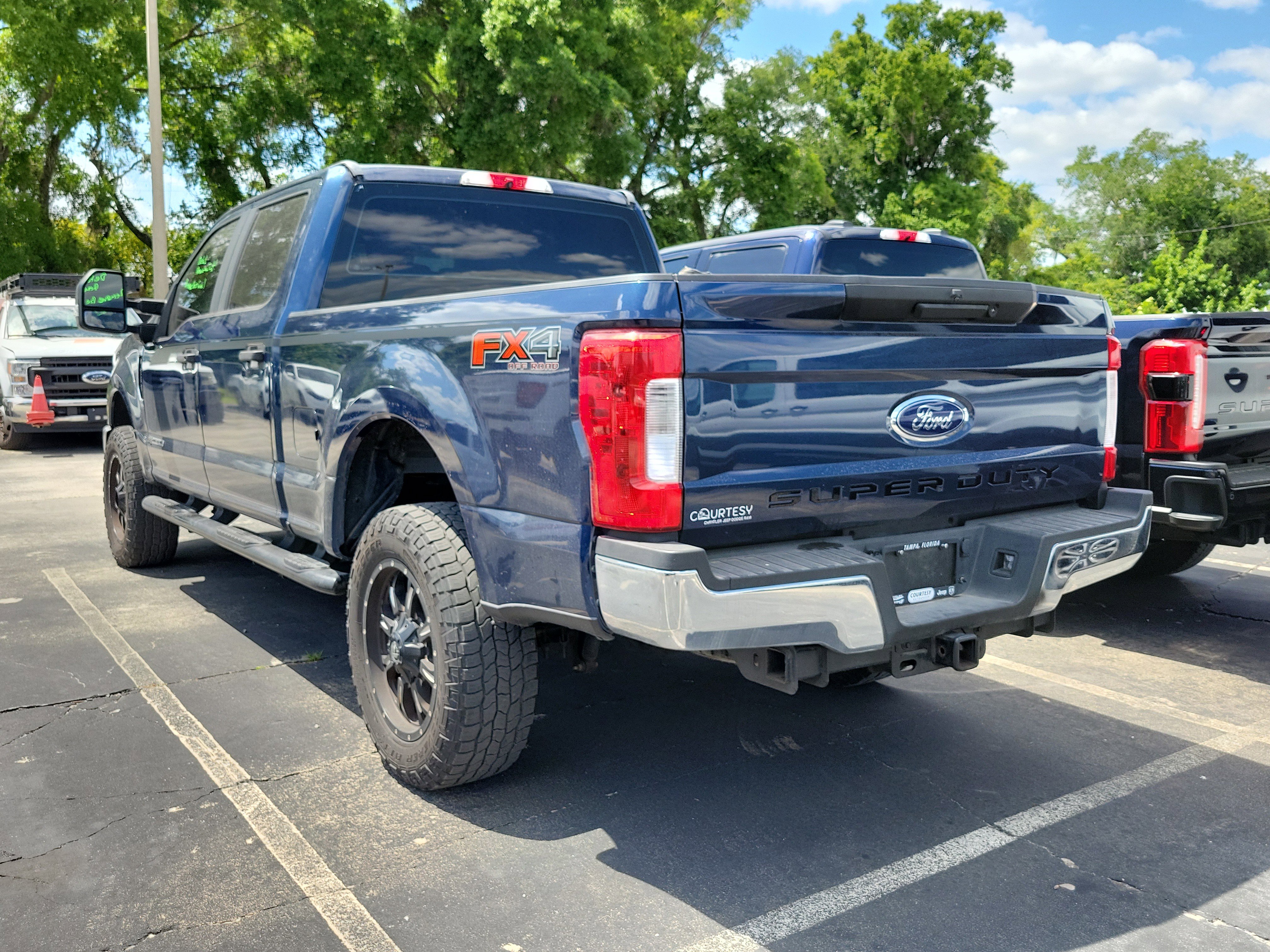 Used 2019 Ford F250 XL w/ STX Appearance Package AWD/4WD image 4