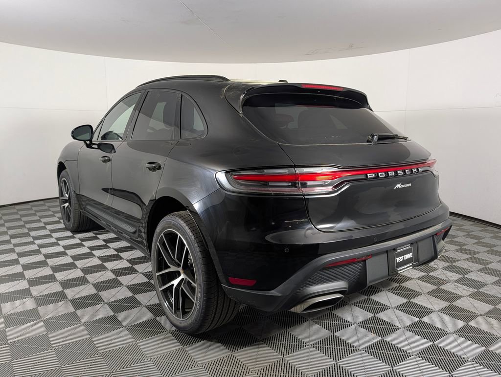 New 2026 Porsche Macan image 3