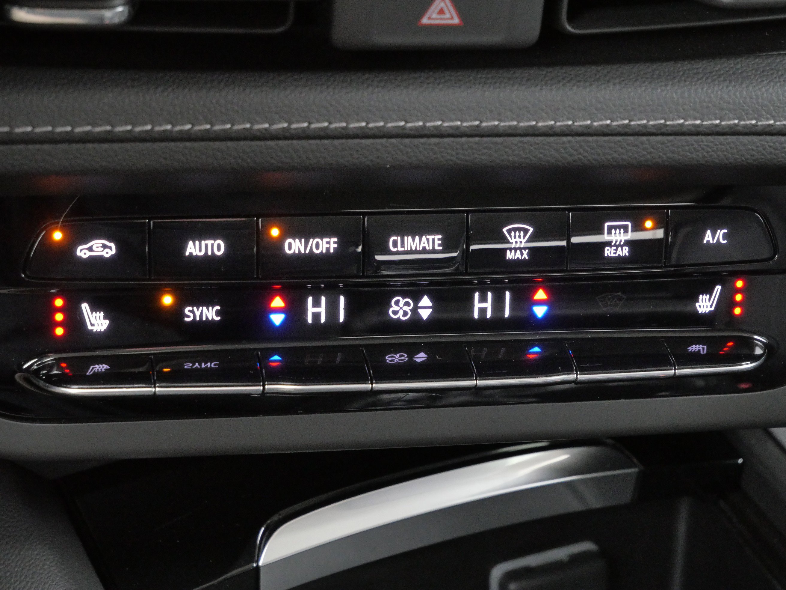 Used 2023 Buick Envision Essence image 22