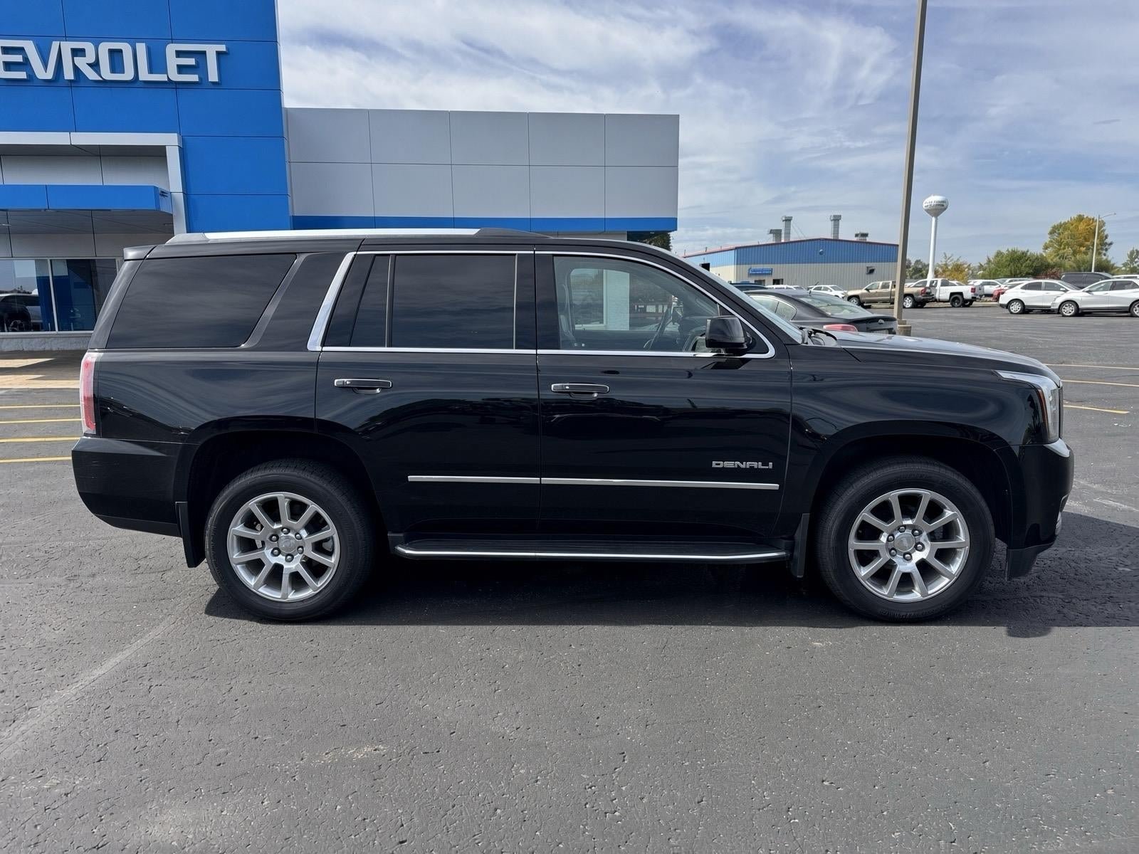 Used 2019 GMC Yukon Denali AWD/4WD image 2