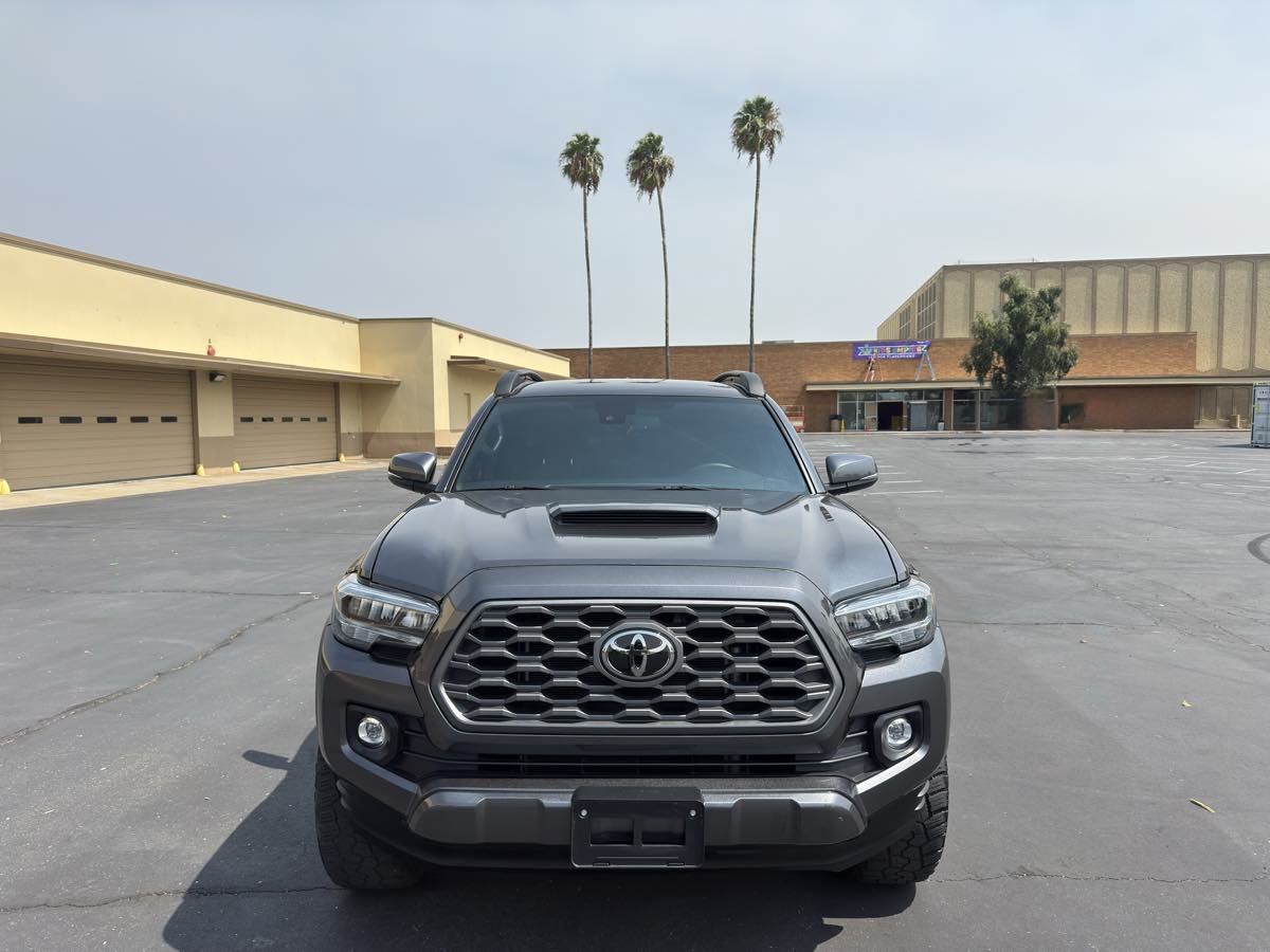 Used 2023 Toyota Tacoma TRD Sport w/ Black Out Package (TMS) AWD/4WD image 2