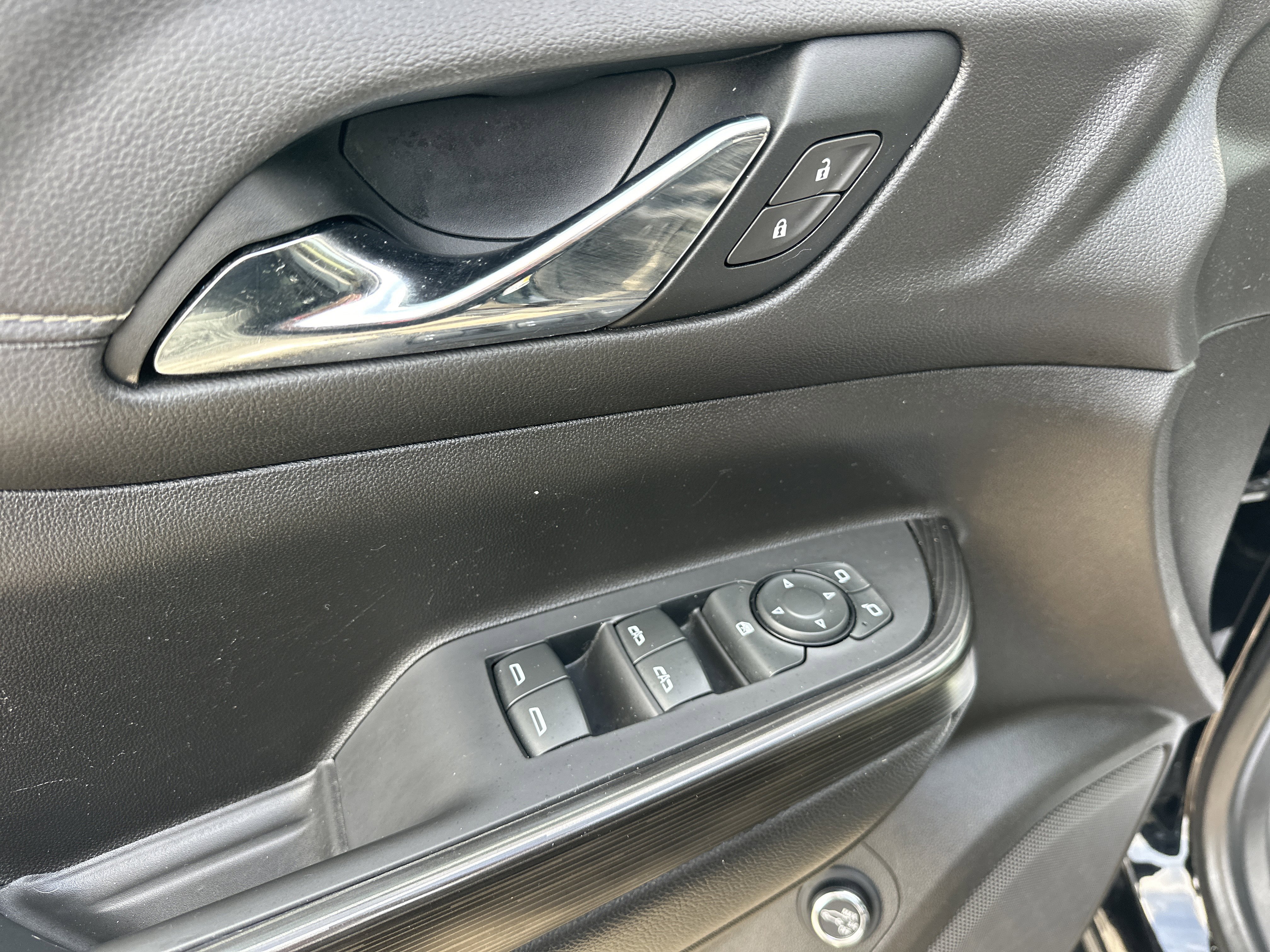 Used 2021 GMC Acadia SLT w/ Trailering Package image 8