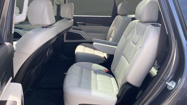 Certified 2022 Kia Telluride SX w/ Towing Package FWD image 24