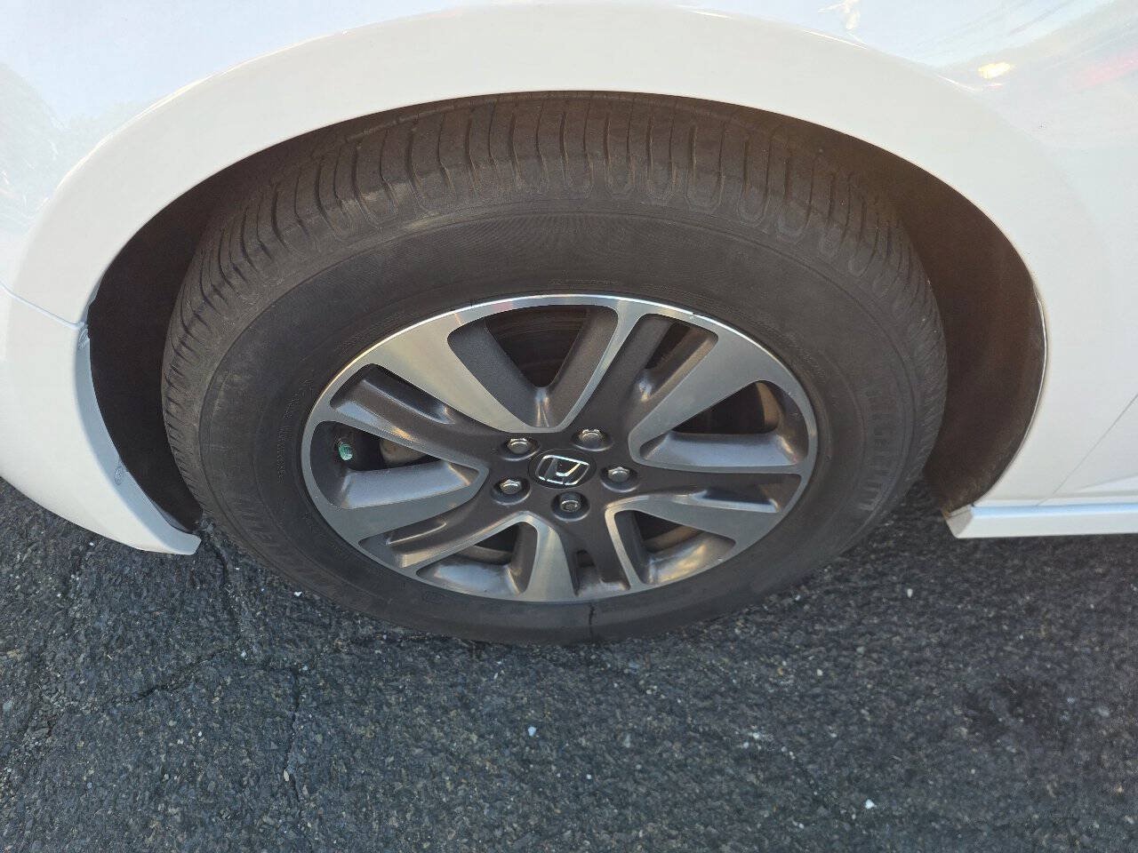 Used 2014 Honda Odyssey Touring Elite image 30