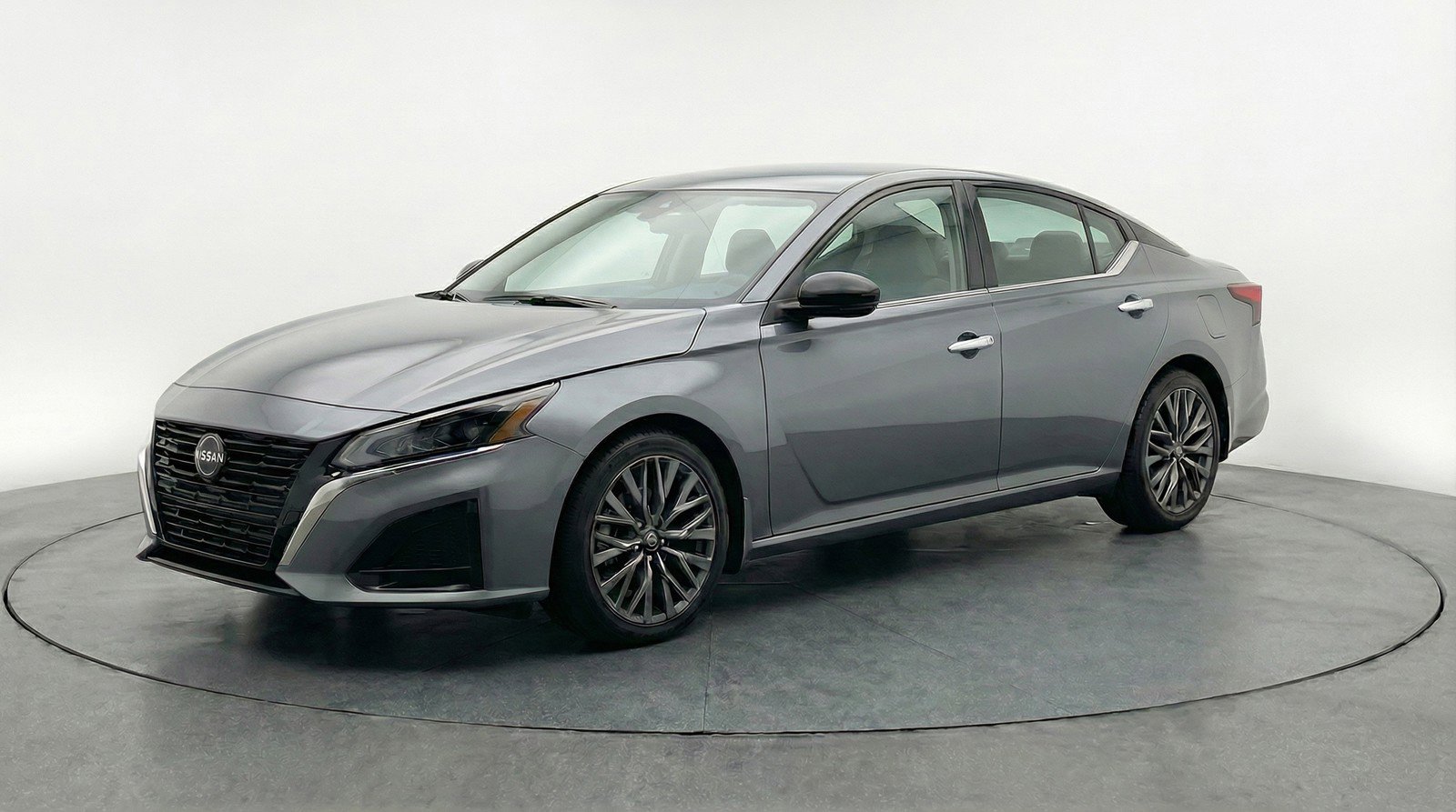 Used 2025 Nissan Altima 2.5 SV image 3