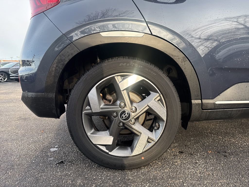 Used 2023 Hyundai Venue Limited w/ Cargo Package image 14