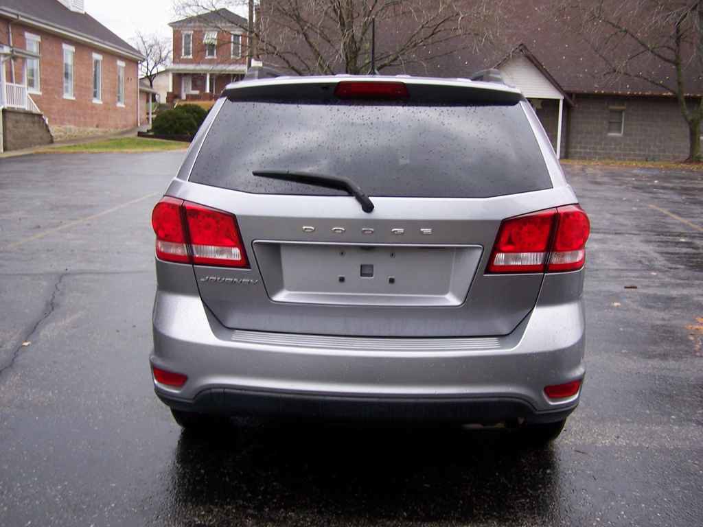 Used 2019 Dodge Journey SE image 4