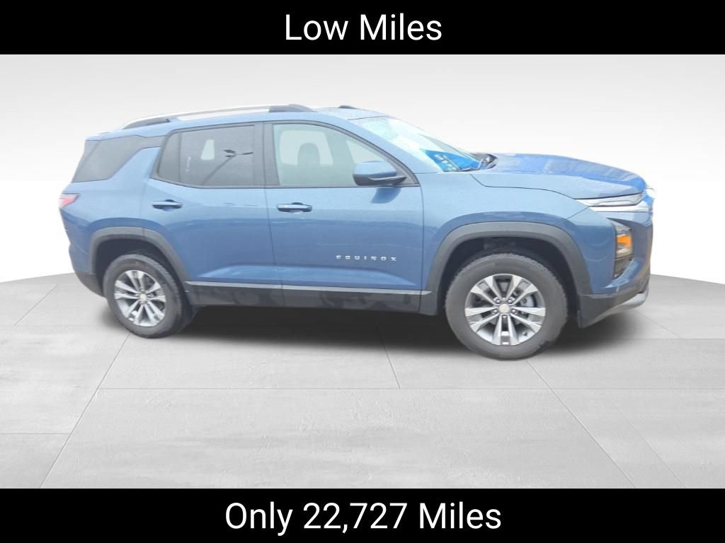 Used 2026 Chevrolet Equinox LT w/ Convenience Package II AWD/4WD image 2