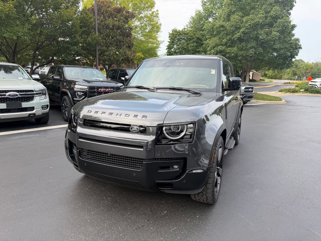 Used 2026 Land Rover Defender 90 V8 AWD/4WD image 2