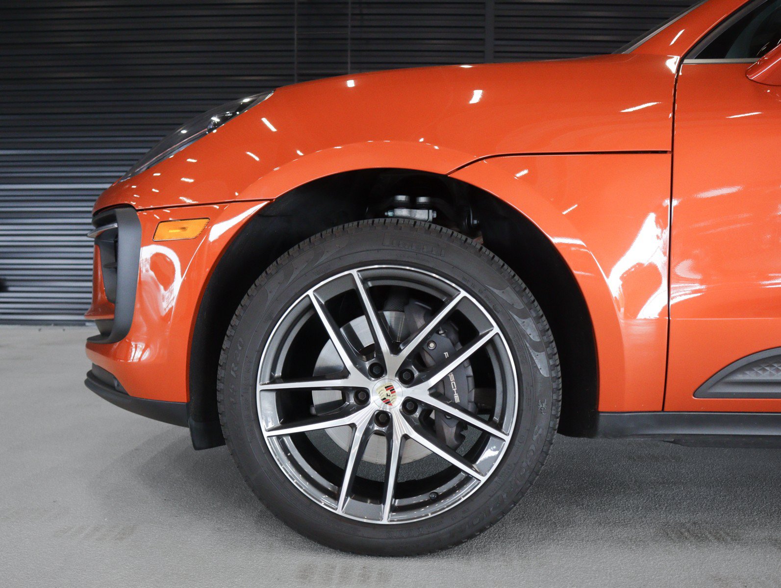 Certified 2024 Porsche Macan AWD/4WD image 12