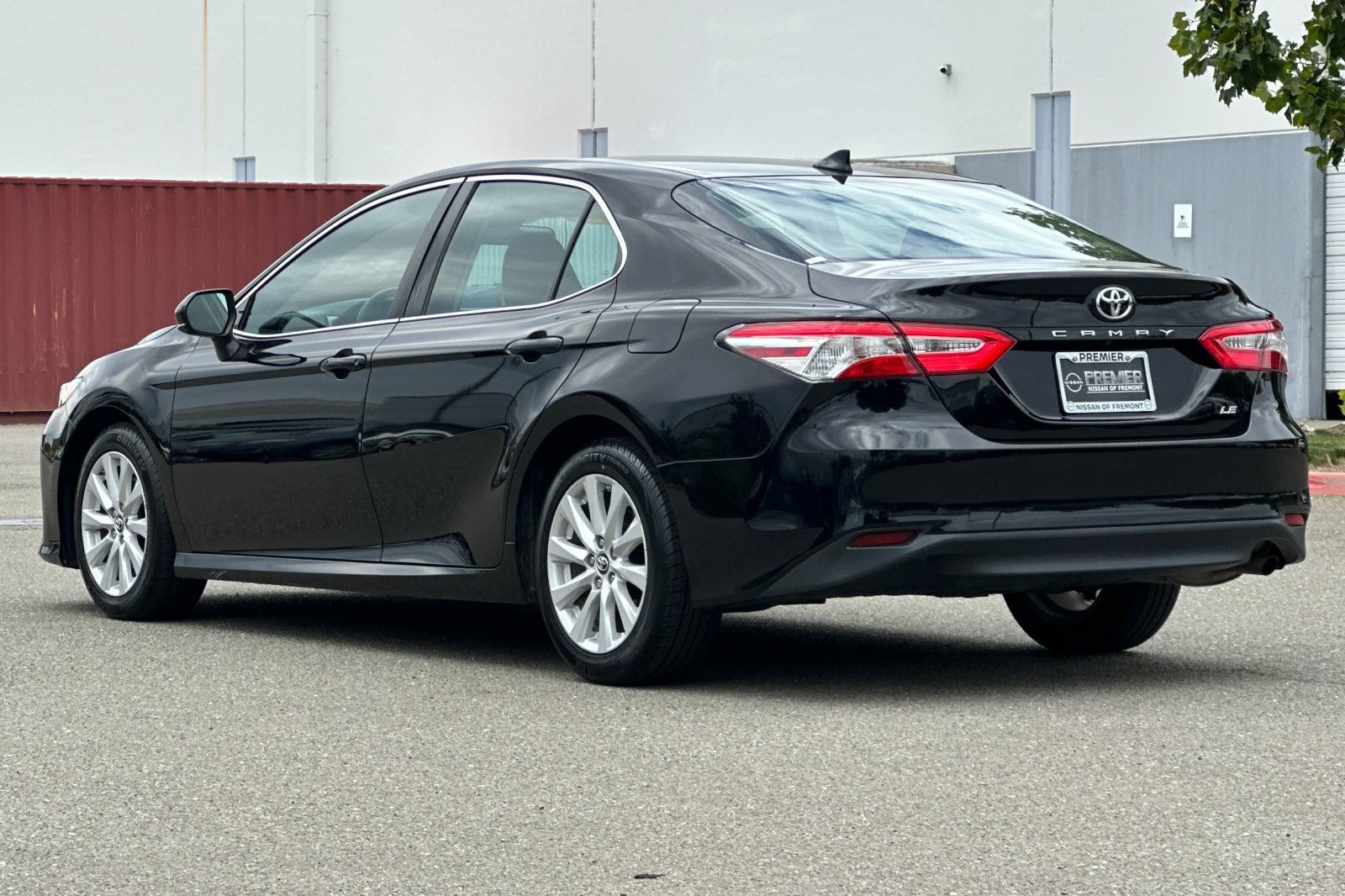Used 2019 Toyota Camry LE FWD image 6