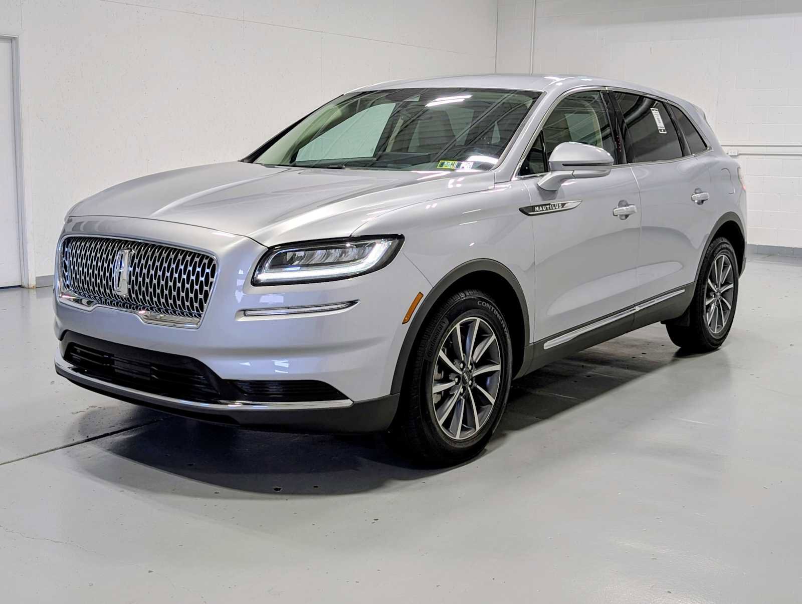 Used 2022 Lincoln Nautilus Standard image 1