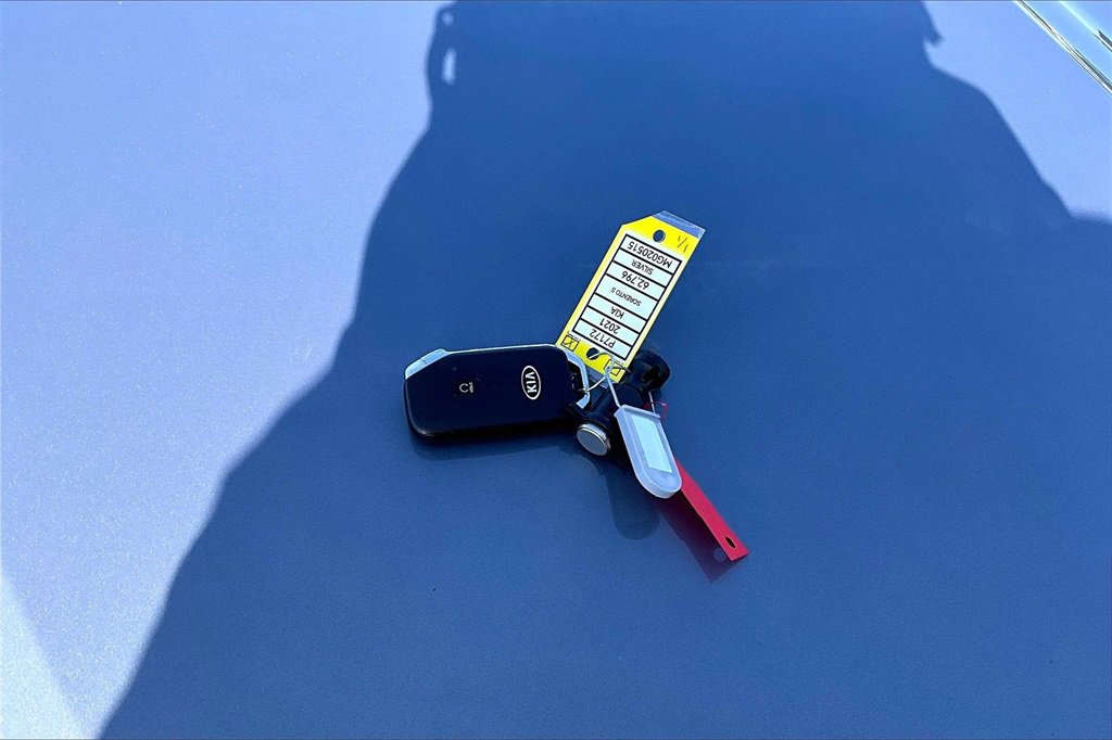 Used 2021 Kia Sorento S image 11