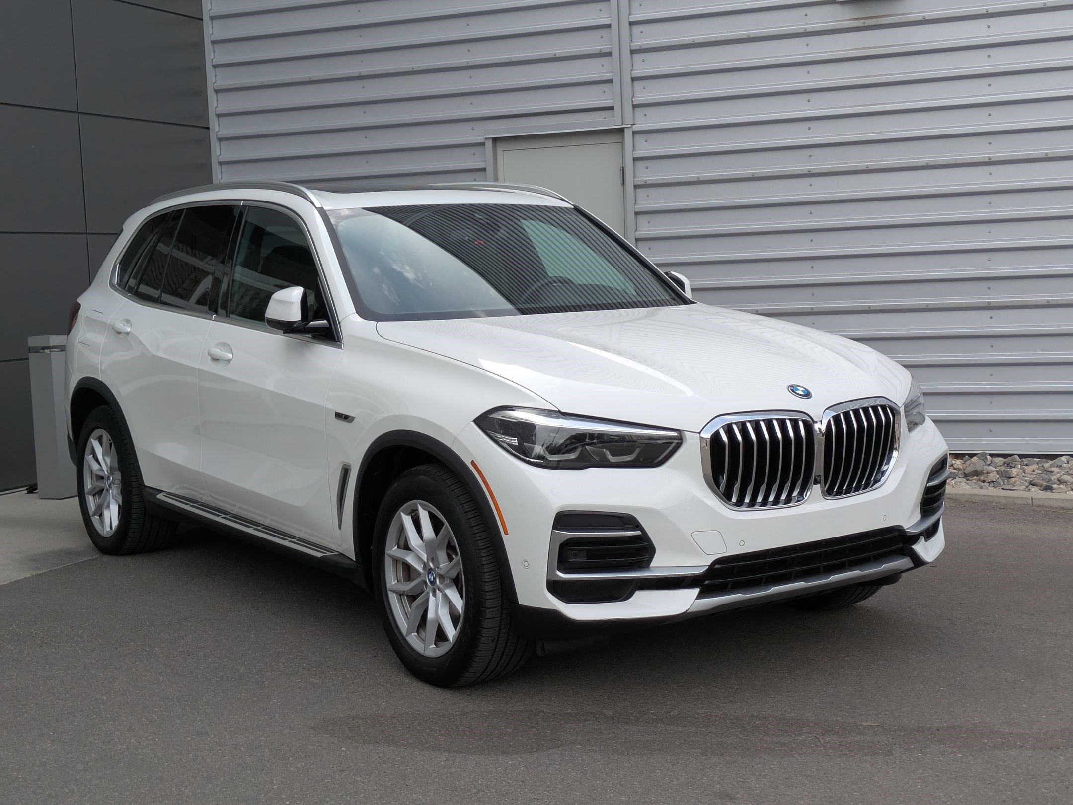 Used 2023 BMW X5 xDrive45e w/ Luxury Seating Package image 7