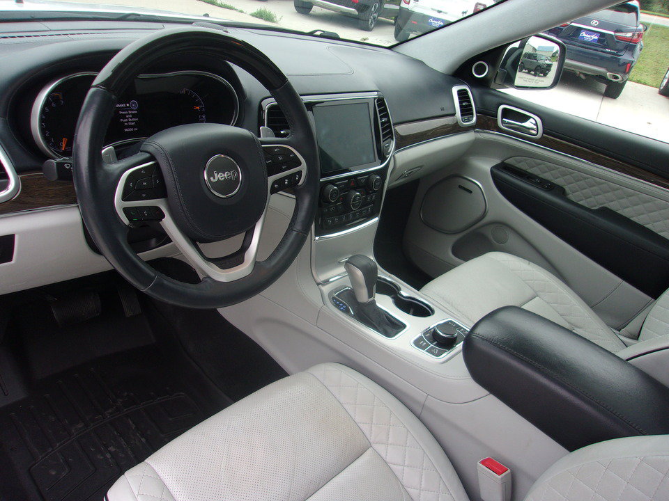 Used 2019 Jeep Grand Cherokee Summit AWD/4WD image 9