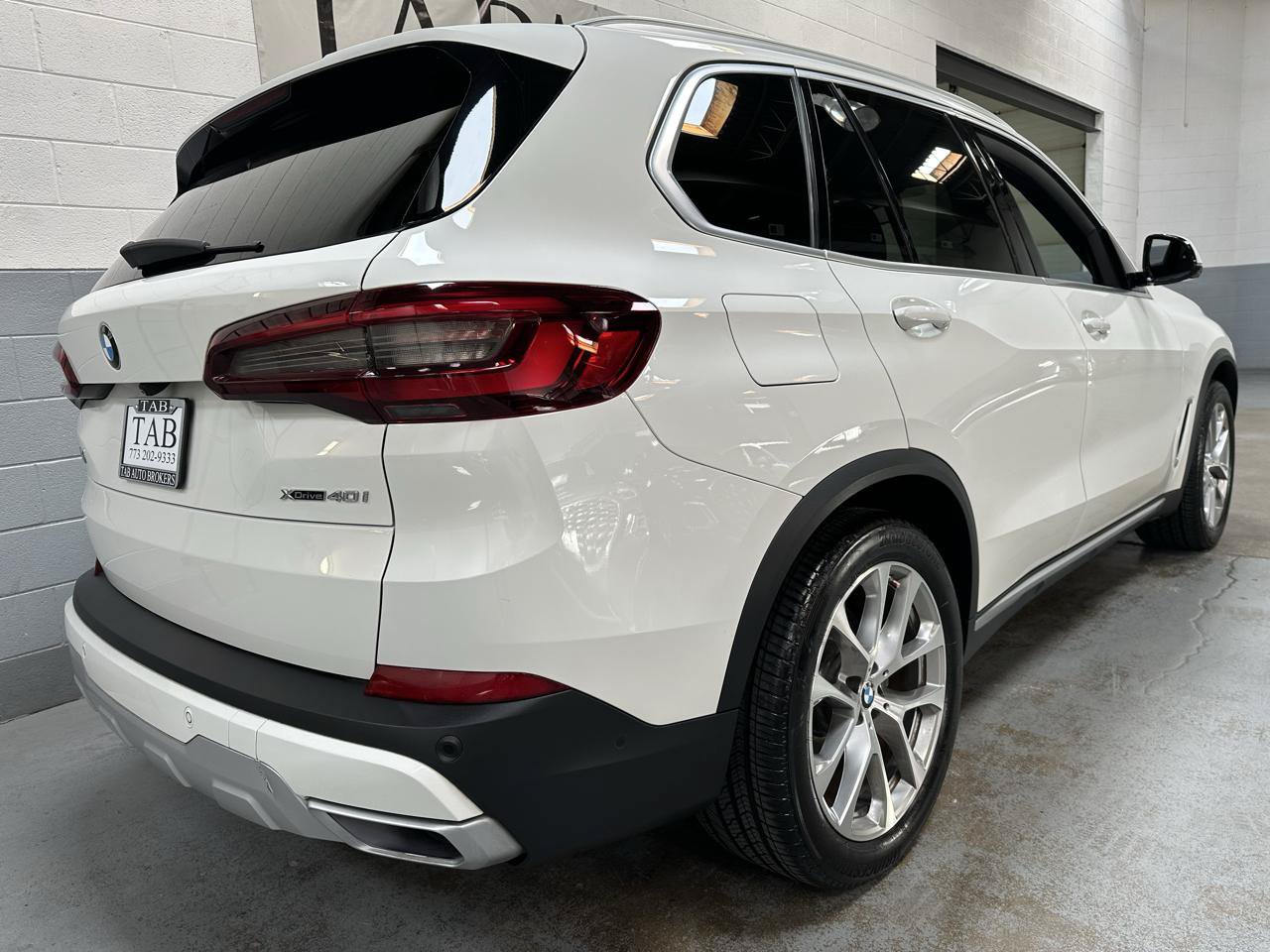 Used 2020 BMW X5 xDrive40i w/ Convenience Package AWD/4WD image 3