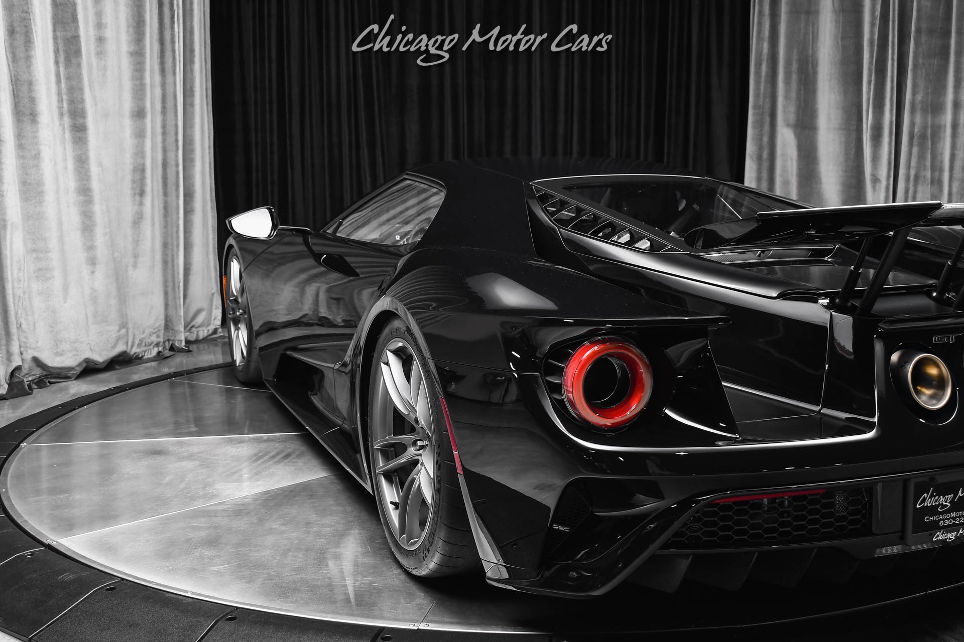 Used 2021 Ford GT RWD image 30