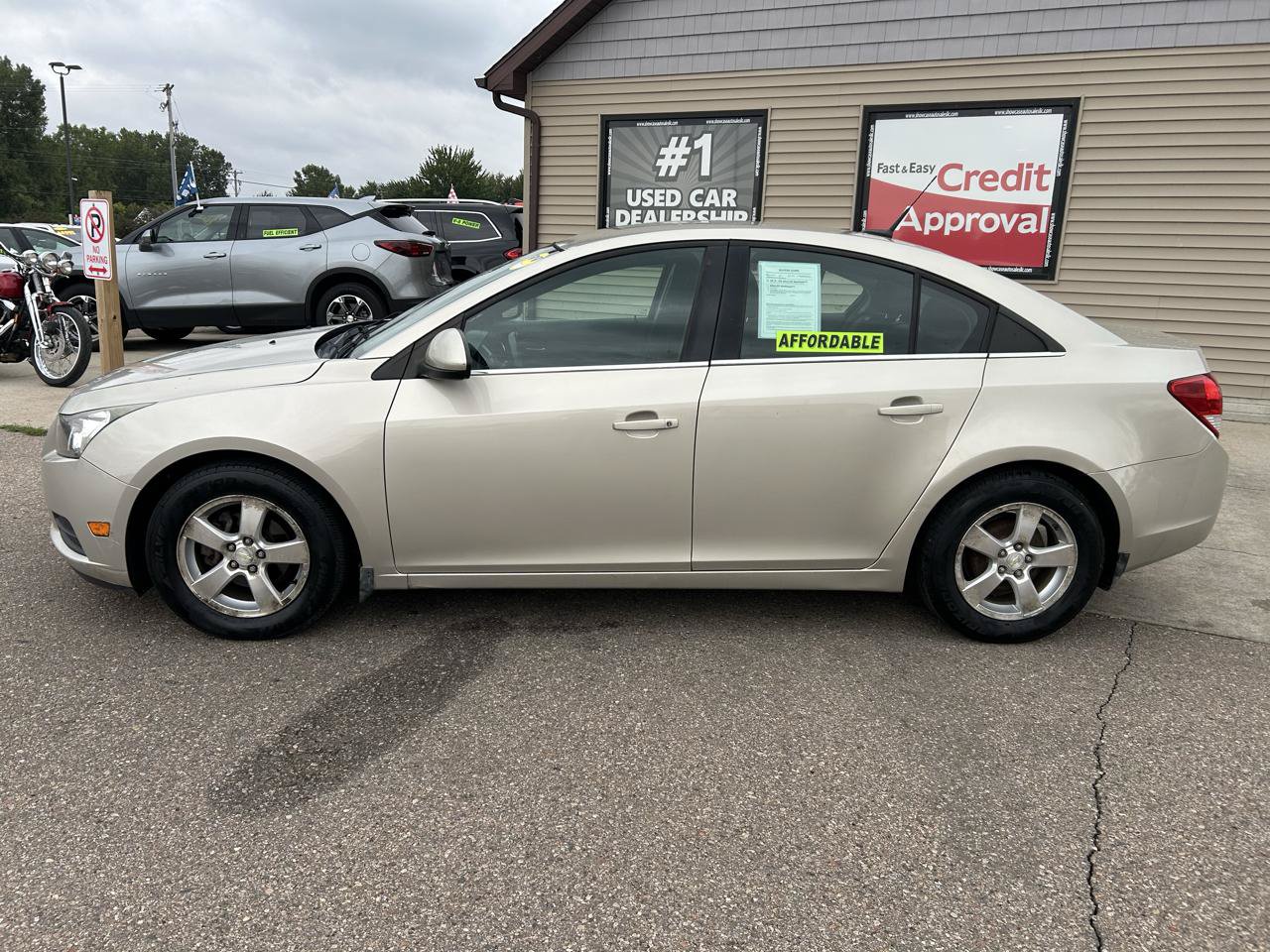 Used 2014 Chevrolet Cruze LT FWD image 8