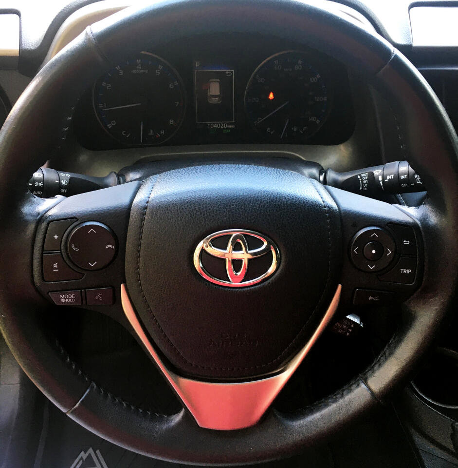 Used 2018 Toyota RAV4 Adventure image 23