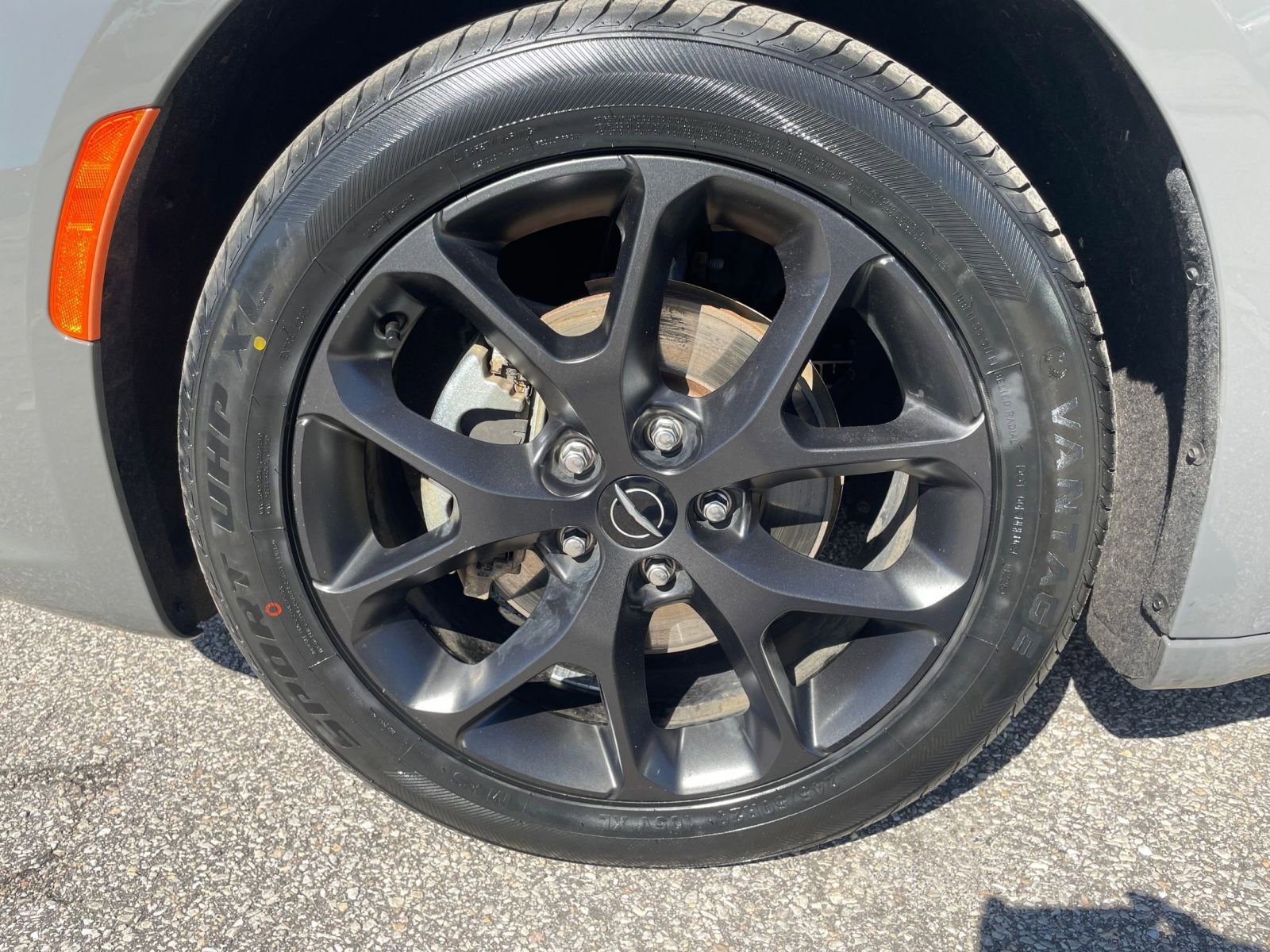 Used 2025 Chrysler Pacifica Limited image 32