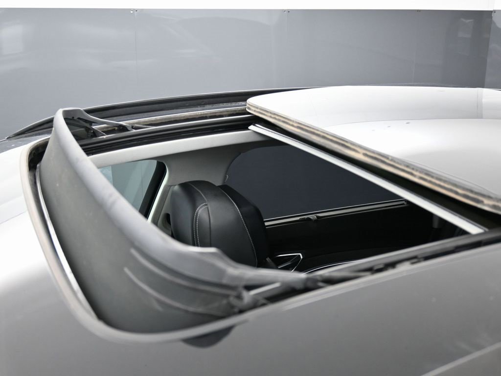 Used 2019 Audi e-tron Prestige w/ Prestige Package image 11