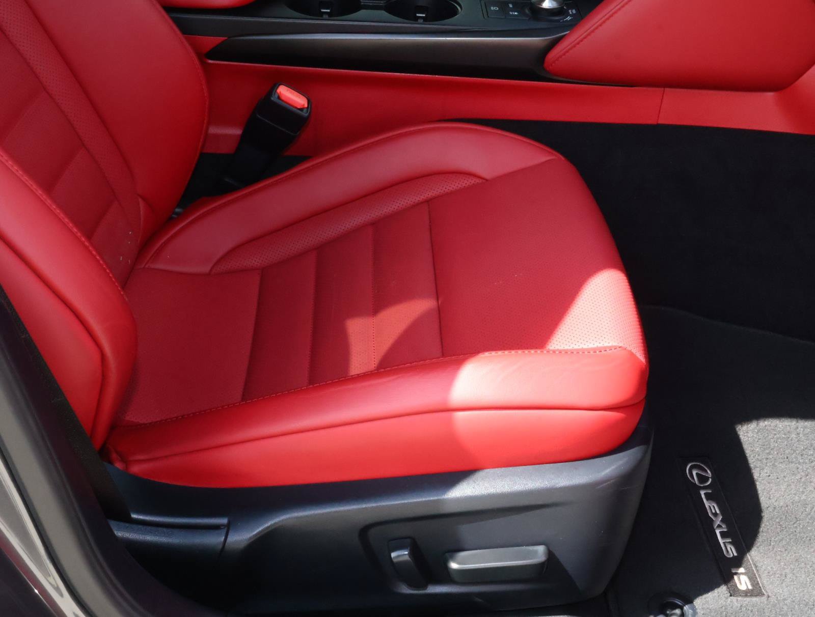 Used 2021 Lexus IS 350 F Sport w/ Accessory Package RWD image 18