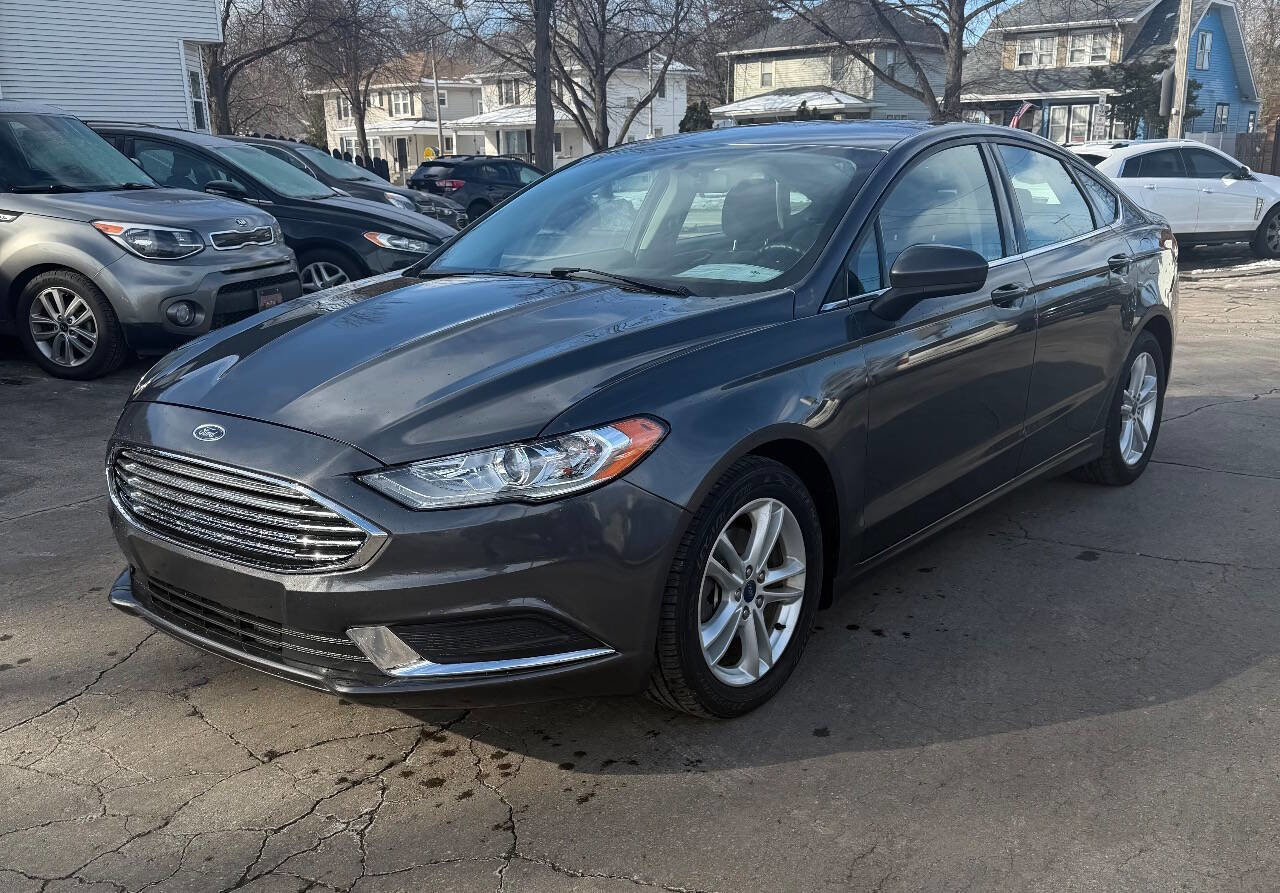 Used 2018 Ford Fusion SE image 3