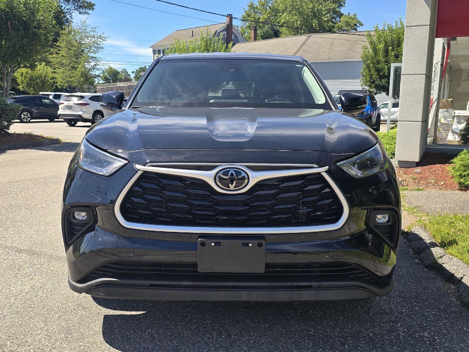 Used 2022 Toyota Highlander LE image 8