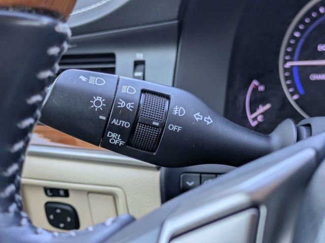 Used 2013 Lexus ES 300h w/ Luxury Pkg image 28