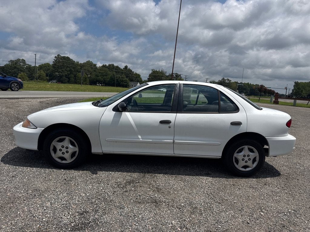 Used 2000 Chevrolet Cavalier Sedan FWD image 4