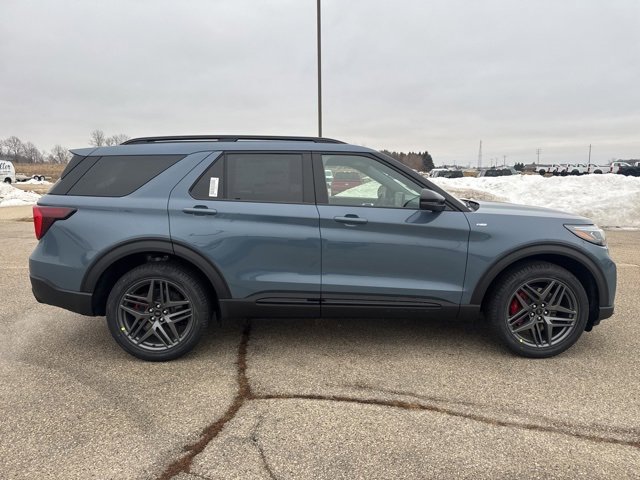 New 2026 Ford Explorer ST-Line w/ ST-Line Street Pack image 4