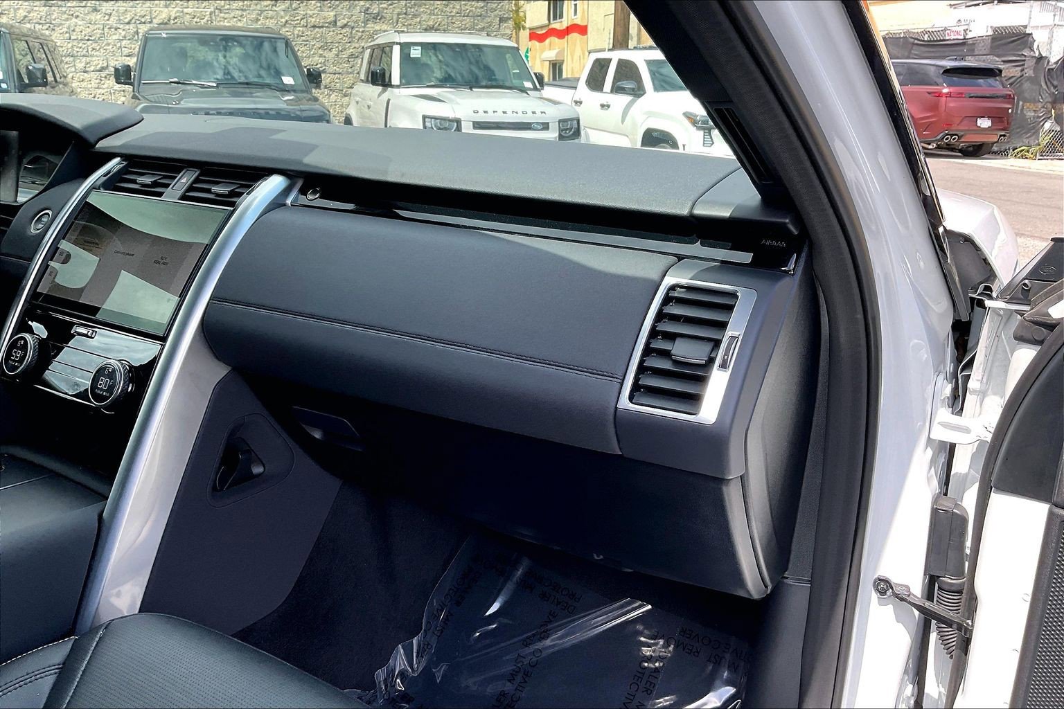 Certified 2025 Land Rover Discovery S AWD/4WD image 18