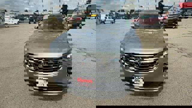 Used 2023 Buick Envision Essence image 3