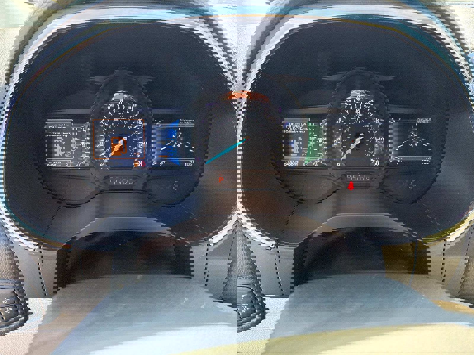 Used 2020 Ford Edge Titanium image 9