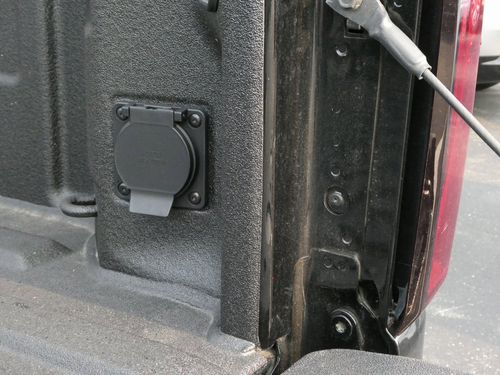 New 2025 GMC Sierra 2500 SLT w/ SLT Premium Package image 30