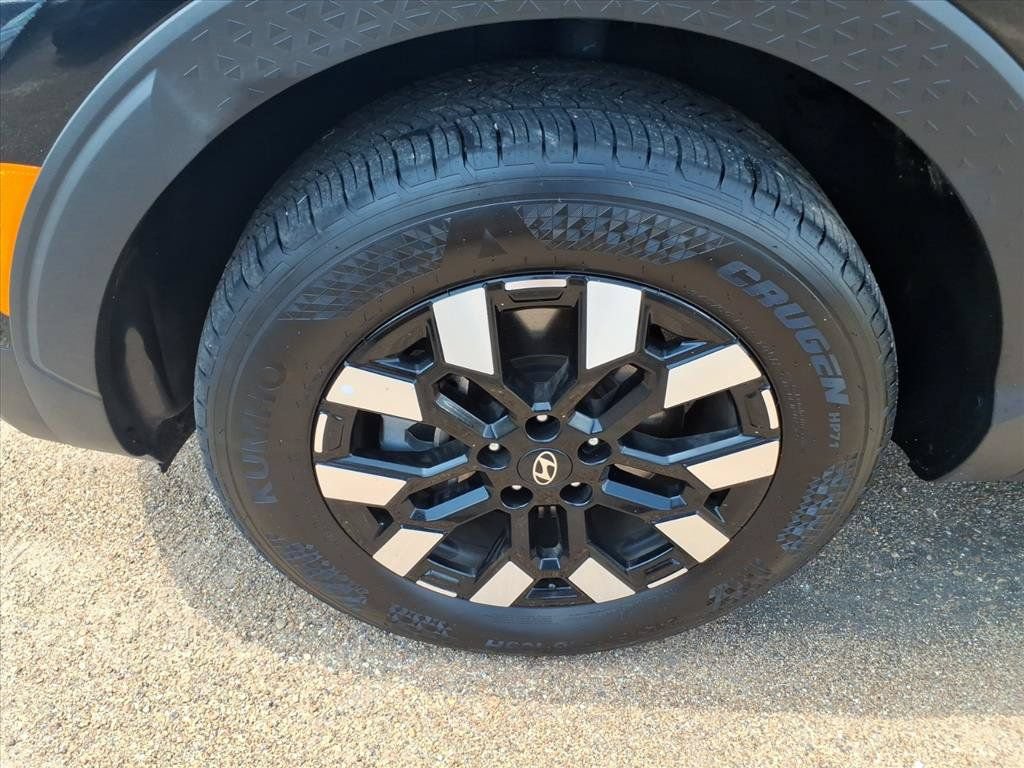 Used 2025 Hyundai Santa Cruz SE FWD image 10