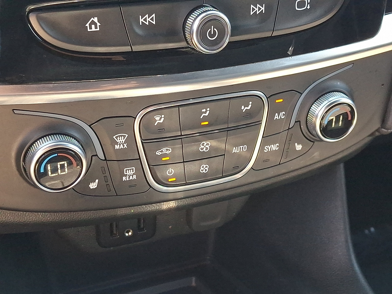 Certified 2023 Chevrolet Traverse LT AWD/4WD image 18