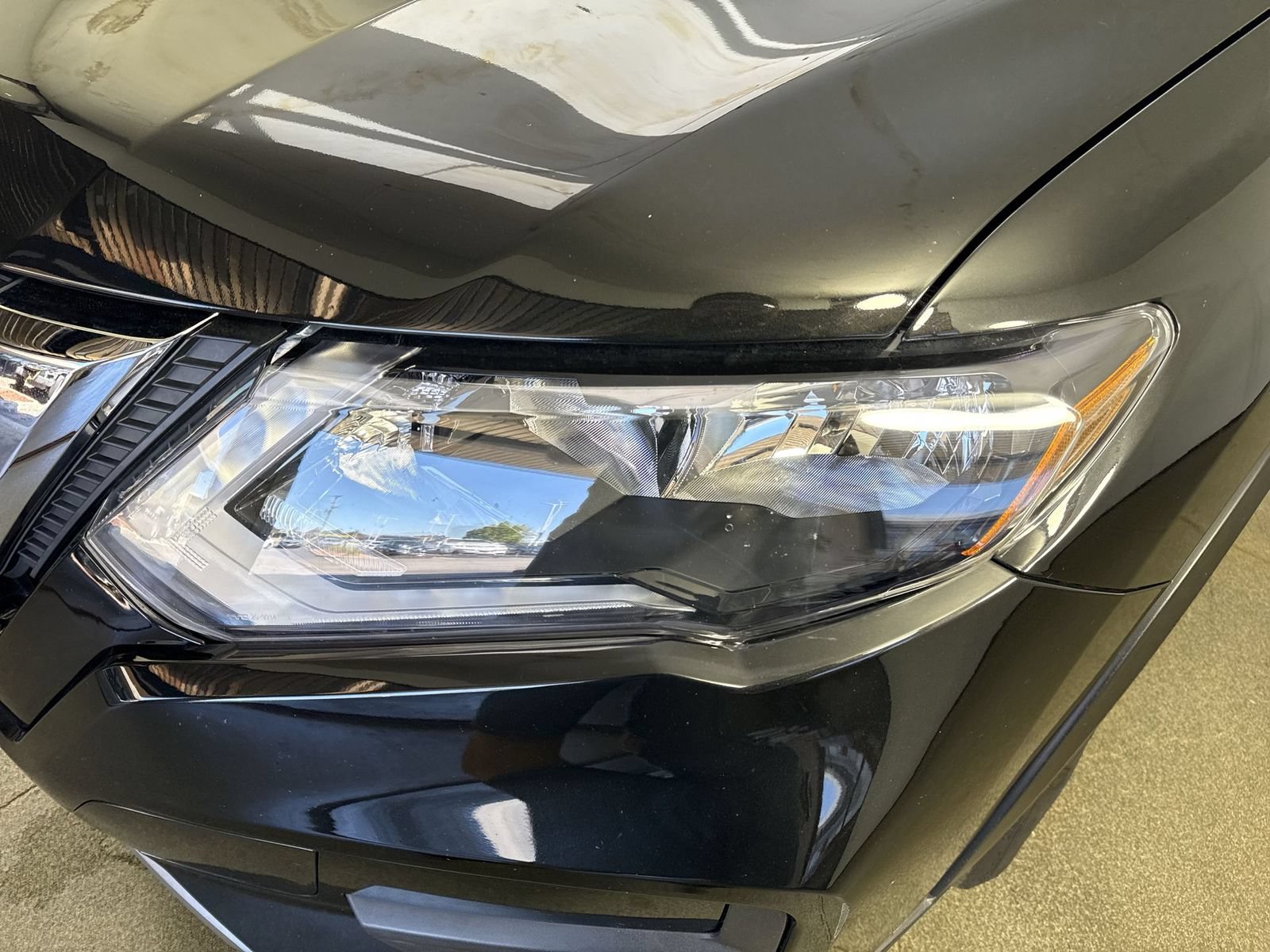 Used 2018 Nissan Rogue SV AWD/4WD image 27