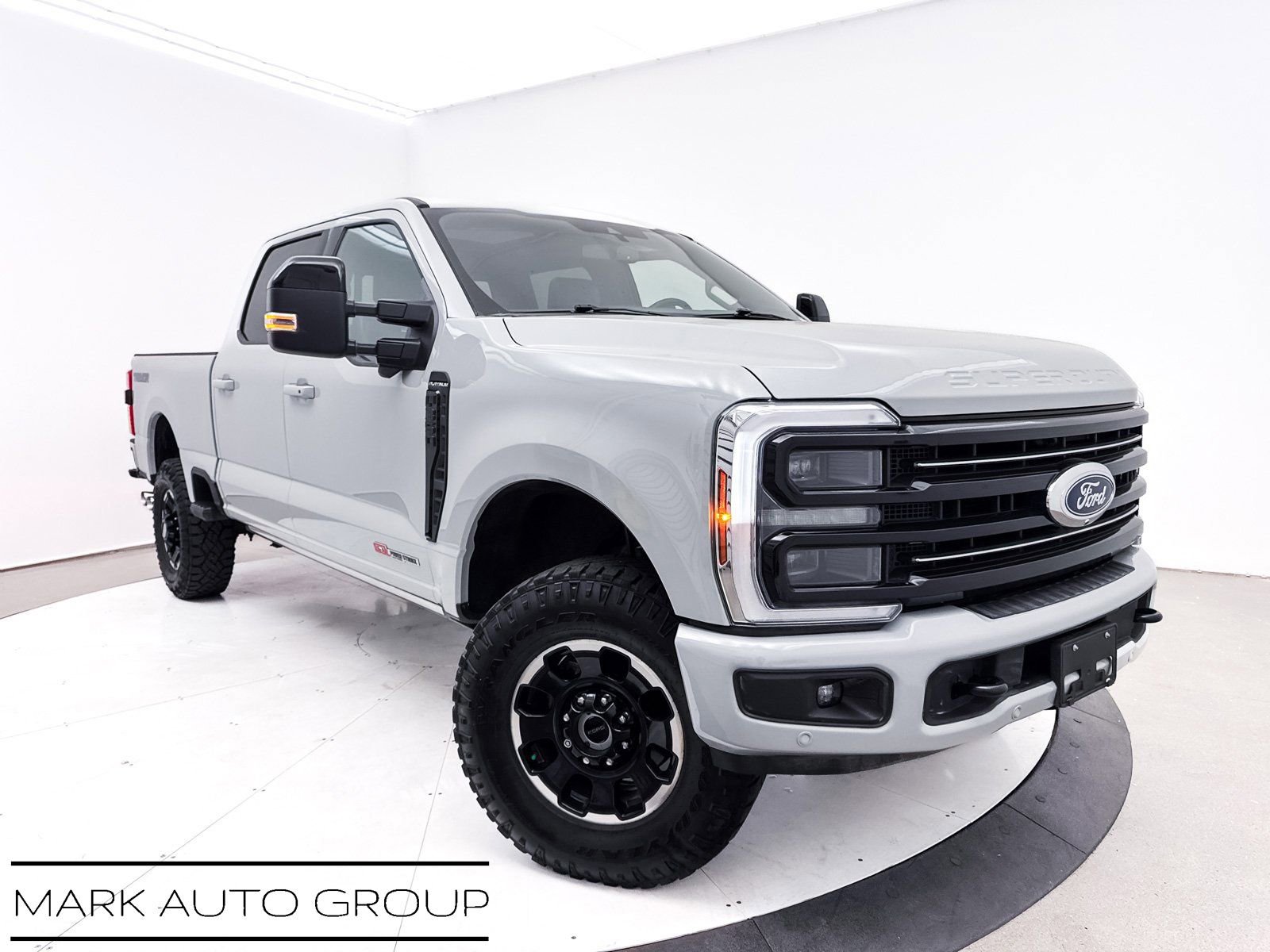 Used 2025 Ford F350 Platinum w/ Tremor Off-Road Package image 1