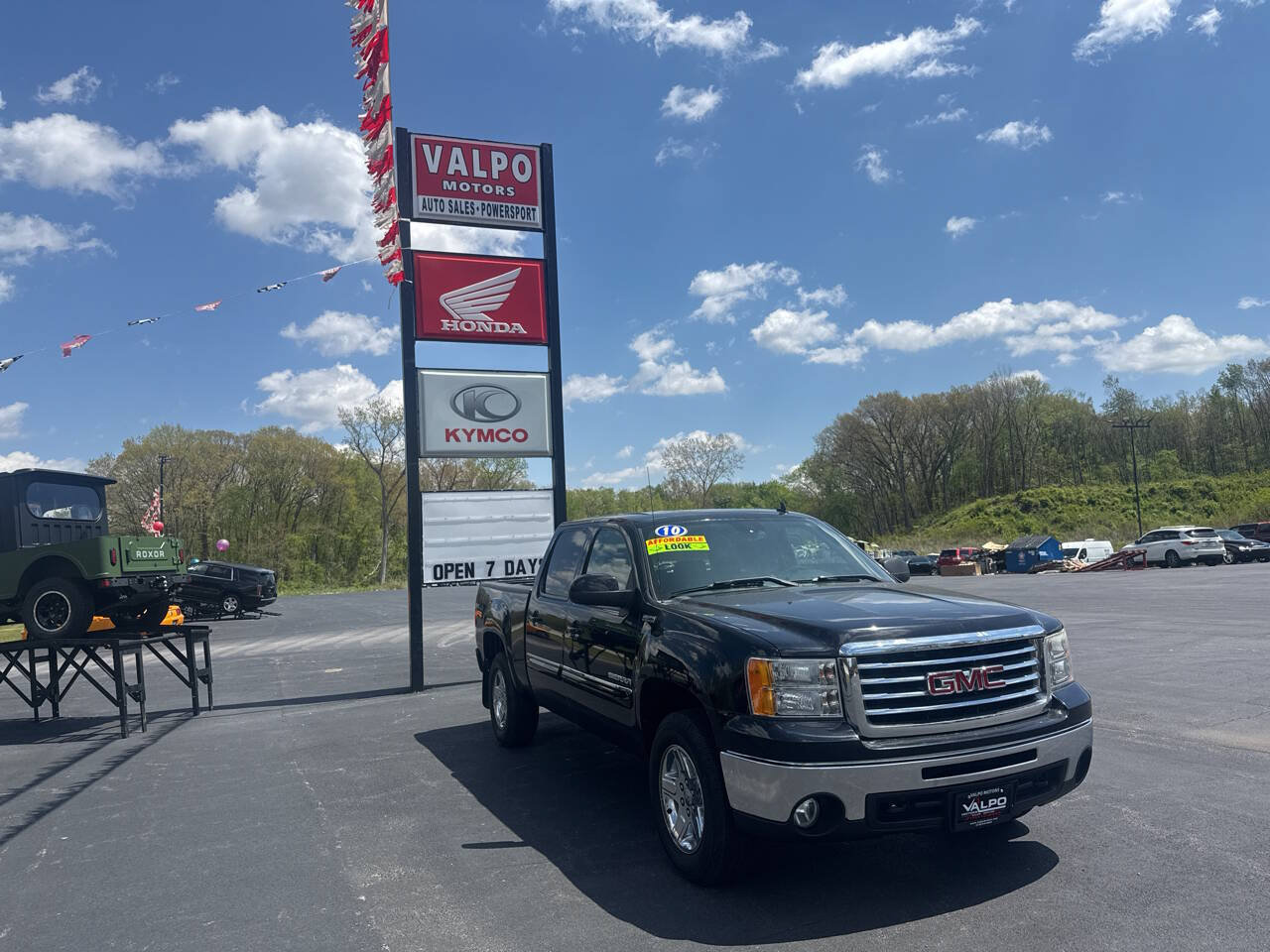Used 2010 GMC Sierra 1500 SLT w/ All-Terrain Package AWD/4WD image 3