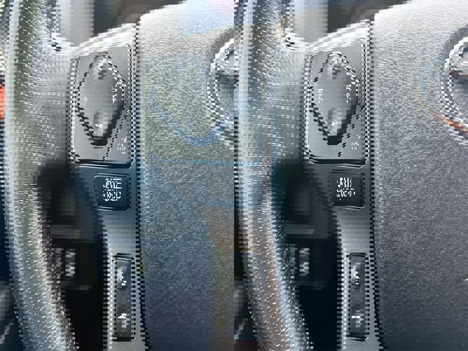 Used 2017 Toyota Tacoma TRD Off-Road image 23