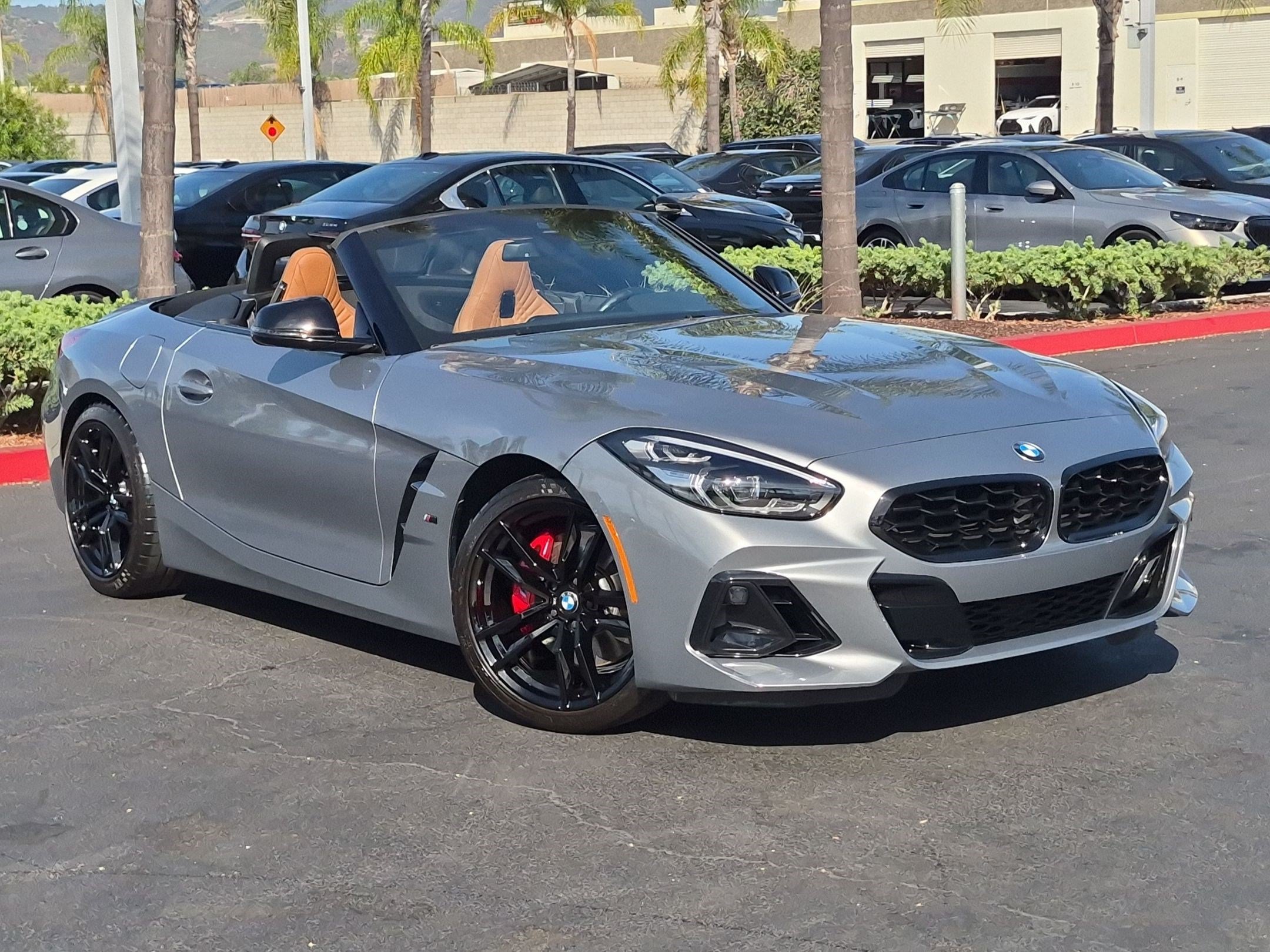 Used 2025 BMW Z4 M40i w/ Edition RWD image 2