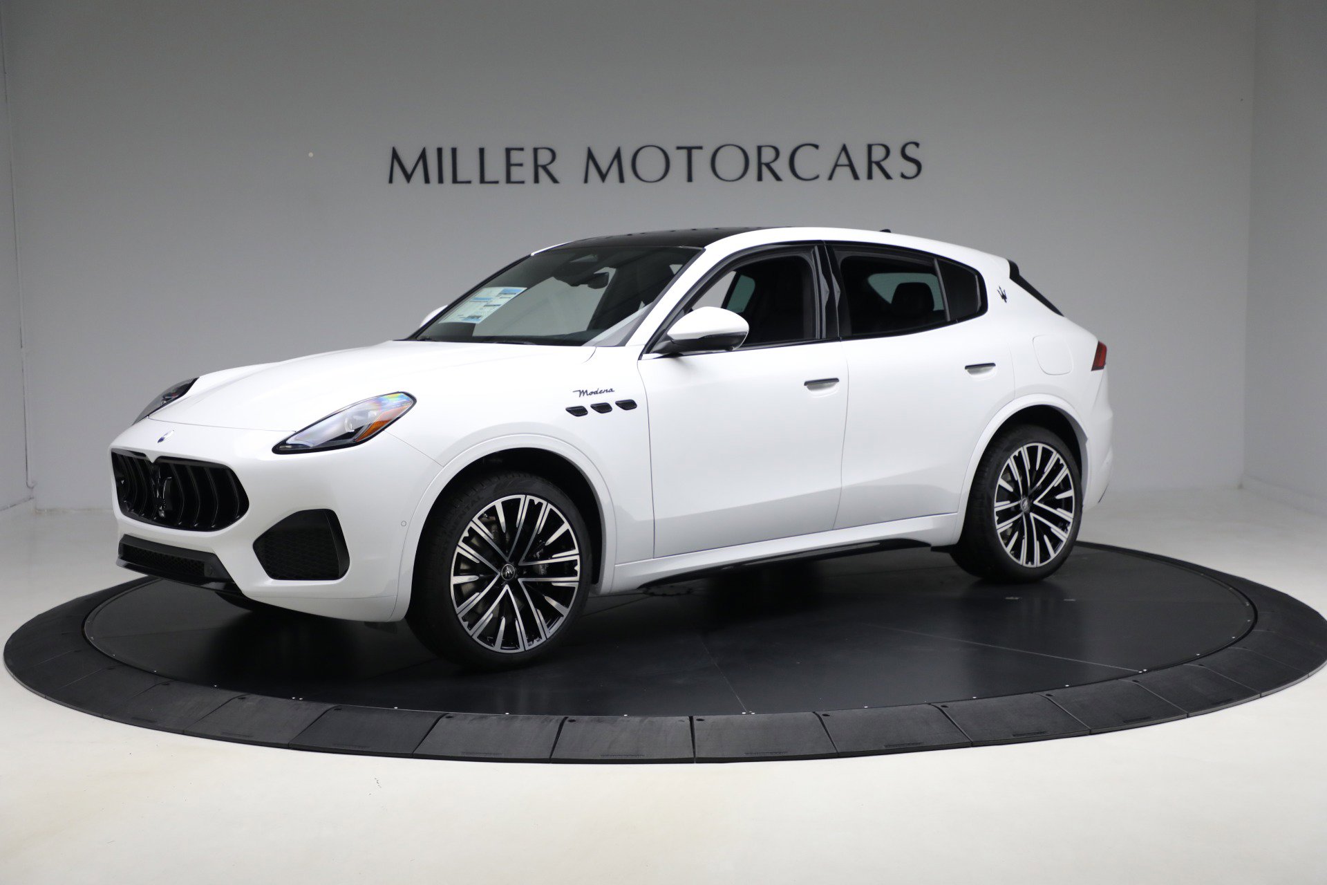 New 2025 Maserati Grecale Modena image 2