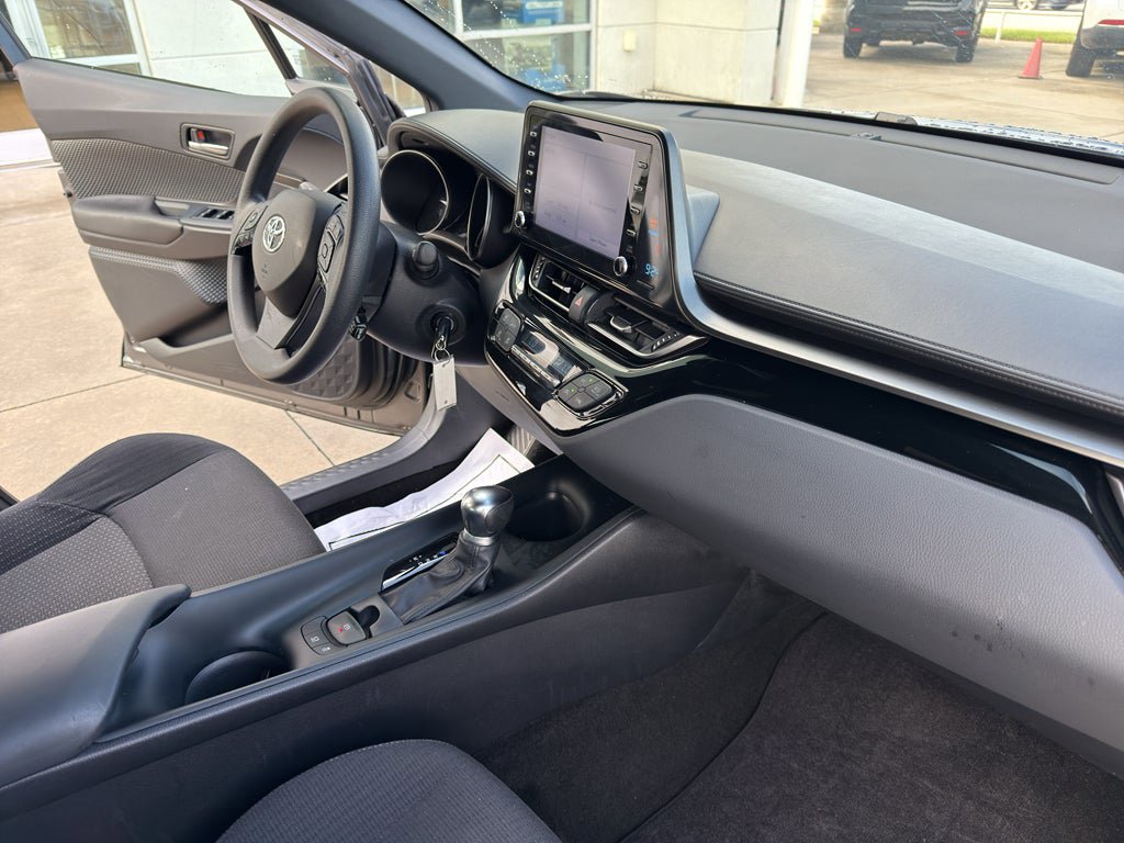 Used 2019 Toyota C-HR LE FWD image 28