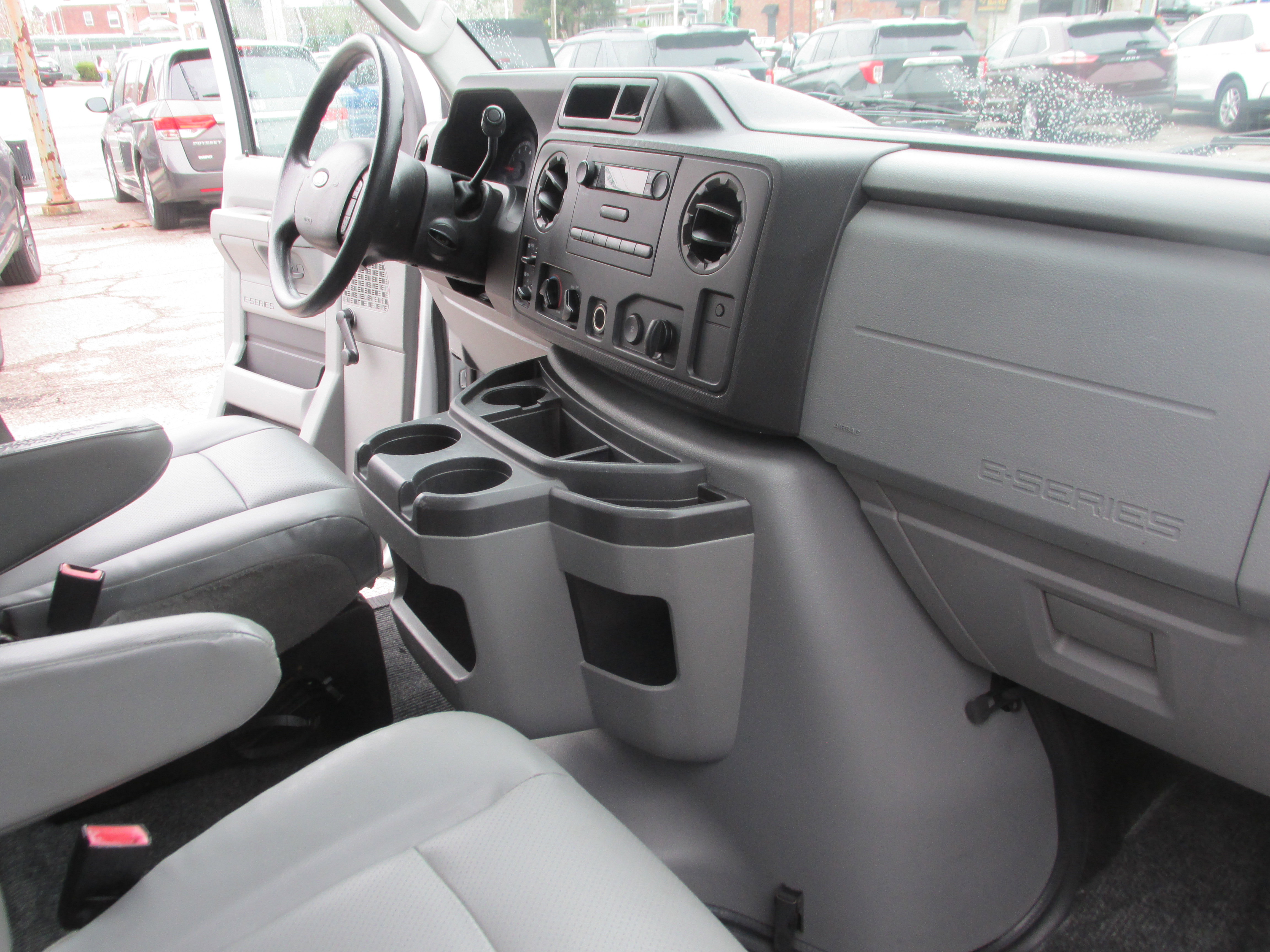 Used 2011 Ford E-150 and Econoline 150 XL image 19