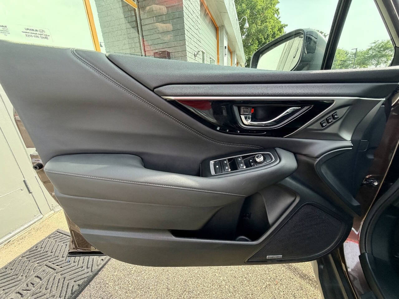 Used 2022 Subaru Outback Limited AWD/4WD image 32