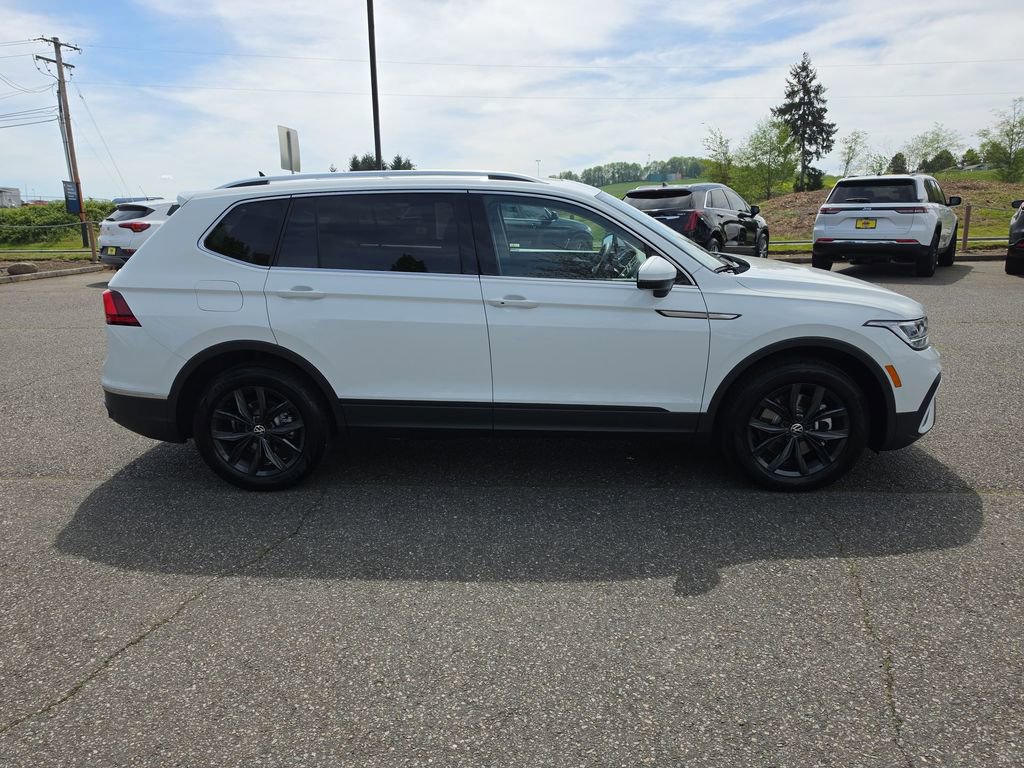 Used 2024 Volkswagen Tiguan SE AWD/4WD image 7