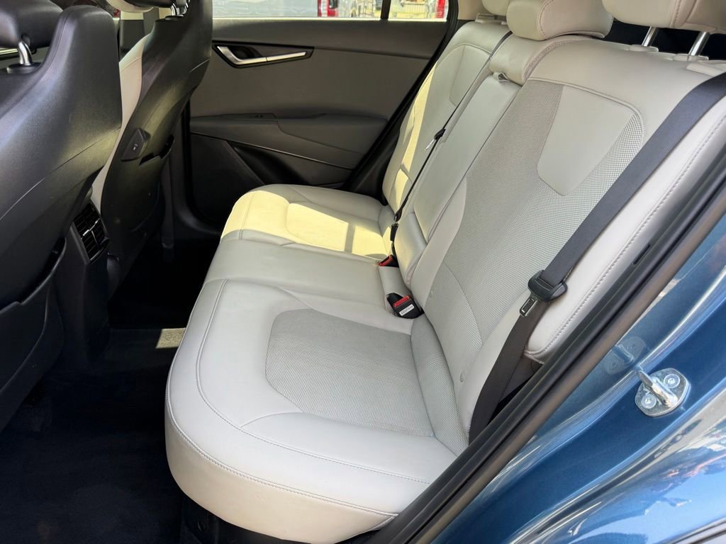 Used 2023 Kia Niro EX Touring FWD image 37