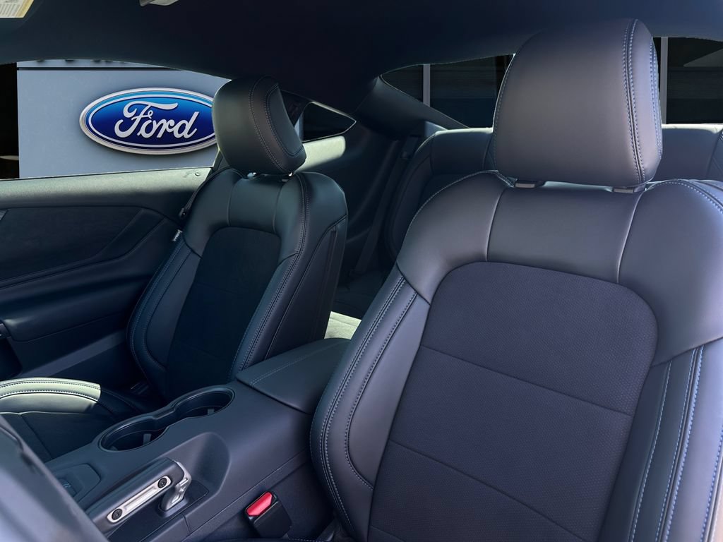 Used 2026 Ford Mustang Dark Horse RWD image 11